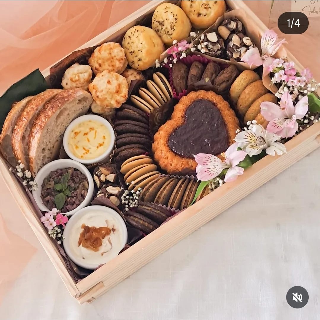 Cesta de café da manhã artesanal criada por aluna Bake Box